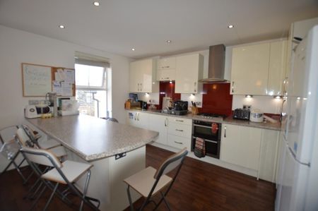 1 bedroom in a house share to rent - Photo 5