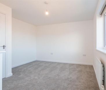 3 bedroom detached house to rent - Photo 2