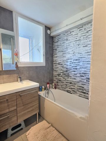 Location Appartement 3 pièces 56m² ISTRES 13800 - Photo 5