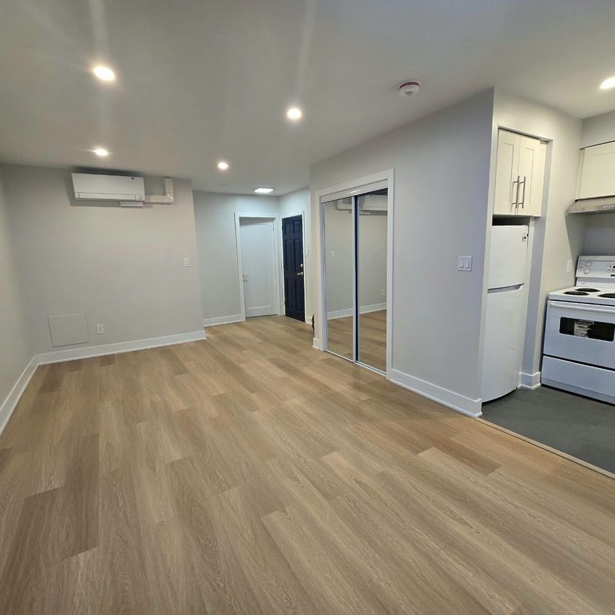 For Lease - 3525 Bathurst Street Unit# #1, Toronto, Ontario - Photo 1