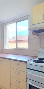 Lovely First Floor Unit - Photo 3