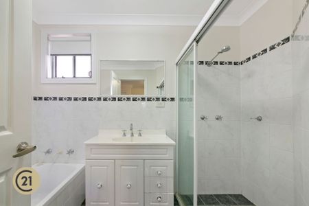 Spacious Two-Storey Townhouse in Prime Kellyville Location - Photo 3