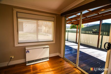 Beautifully Presented Weatherboard - Photo 2