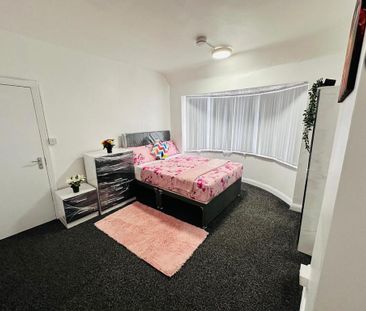 1 bedroom in a house share to rent - Photo 5