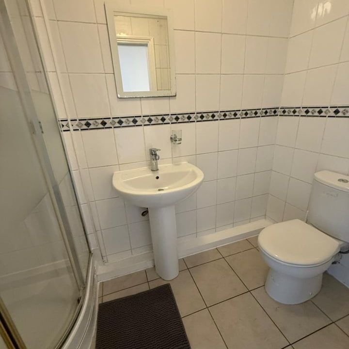 Room in a Shared House, Windmill Lane, E15 - Photo 1