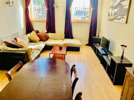 2 bedroom flat to rent - Photo 4