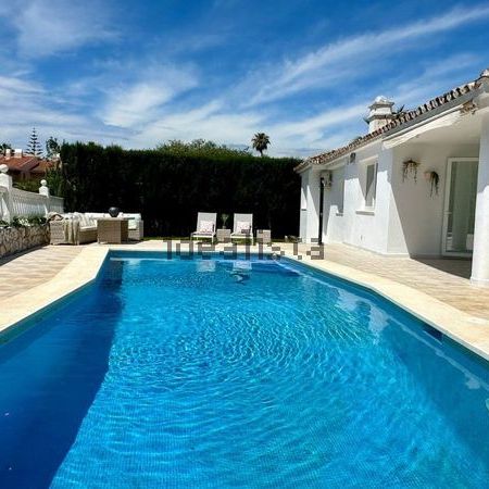 Alquiler de casa o chalet independiente en Calle Cordoba Urb el Faro - Foto 1