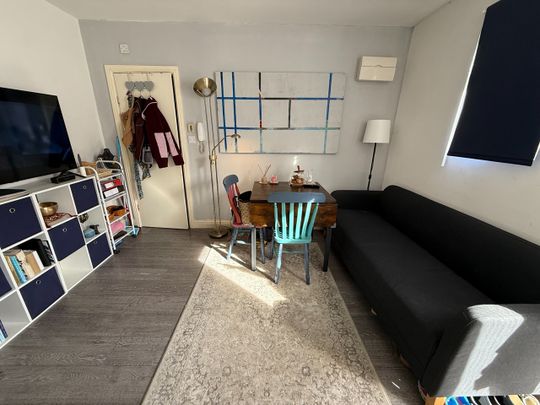 1 Bed Flat, Blenheim Gardens, SM6 - Photo 1