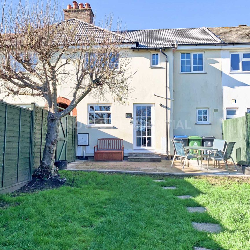Price £2,600 pcm - Available 04/07/2026 - Unfurnished - Photo 1