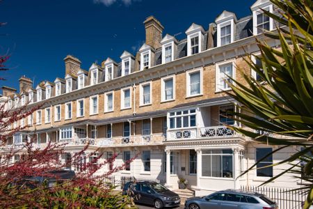 Heene Court Mansions, Heene Terrace - Photo 3