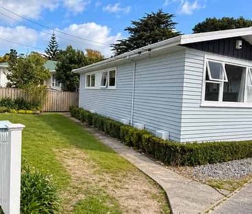RECENTLY RENOVATED SUNNY & SPACIOUS HOME FOR RENT - Photo 4
