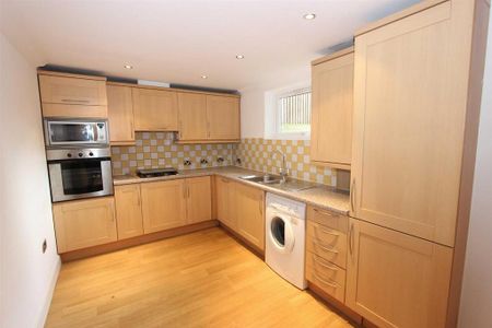 2 bedroom flat to rent - Photo 4