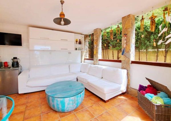 Villa for rent in Cumbre del Sol with 5 bedrooms