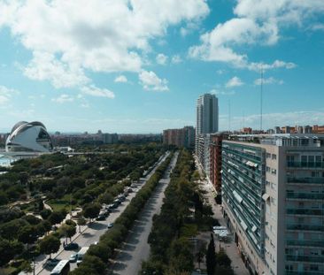 3 room luxury penthouse for rent in Valencia - Photo 6