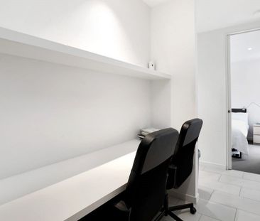 DISCOVER SOPHISTICATION & LIFESTYLE IN OAKLEIGH’S TOP LOCATION - Photo 5