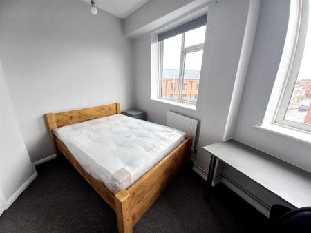 12 bedroom house share to rent - Photo 4