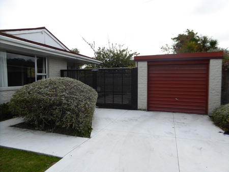 Rear 2 bedroom unit near St Albans - Photo 5