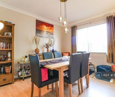 4 bedroom maisonette to rent - Photo 2