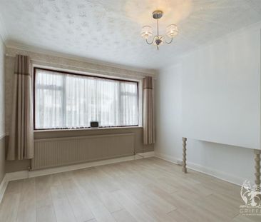 Benhurst Avenue, Hornchurch, RM12 - Photo 2