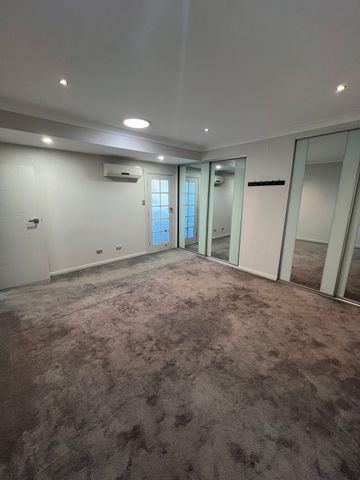 Modern 1-Bedroom Flat in Prime Bardia Location – Utilities Included - Photo 3