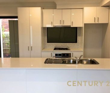 Modern Townhouse Living - Photo 5