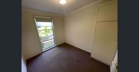 Treloar Treasure - Lawns and gardens included - Photo 4