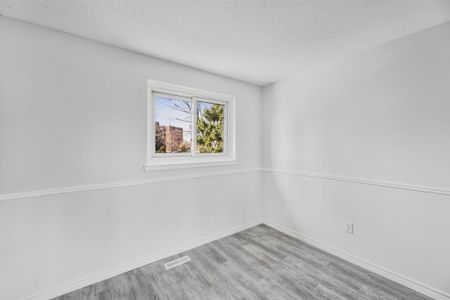 For Lease - 17 Maplestone Avenue, Sarnia, Ontario - Photo 2