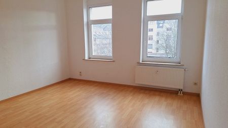 großzügige 3 Raumwohnung nur 5 Minuten mit den Öffentlichen vom Zentrum entfernt - Photo 2