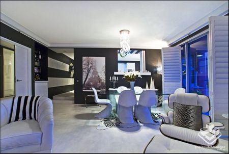 STUNNING VIEWS FROM THIS IMMACULATE TWO BEDROOM + STUDY MODERN APARTMENT - Photo 4