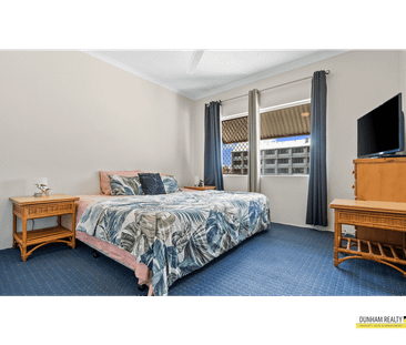 MINUTES FROM CAIRNS CBD…. RESORT STYLE COMPLEX - Photo 1
