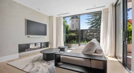 One Saint Stephens - Photo 3