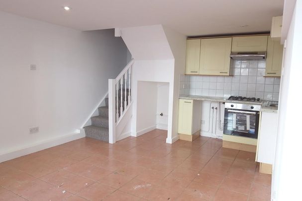 1 bedroom ground floor maisonette to rent - Photo 1