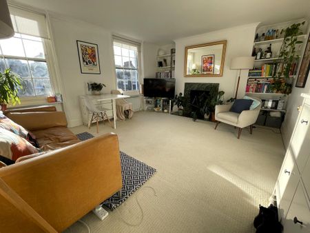 2 bedroom flat to rent - Photo 2