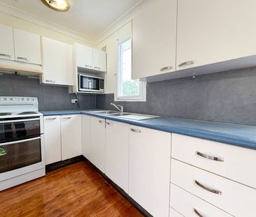 Fresh, Bright & Convenient Living in Macquarie Fields - Photo 2