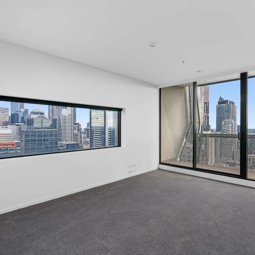 Stylish and Bright Two Bedroom Apartment! - Photo 1