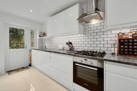 3 bedroom terraced house to rent - Photo 5