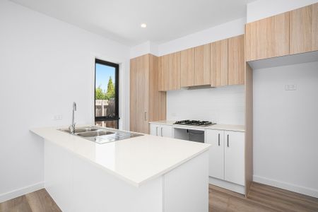 Modern Living - Photo 3