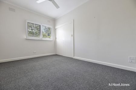 13 Vernon Street, BLACKBURN SOUTH - Photo 2