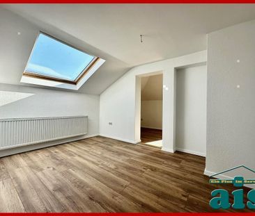 ais-GmbH bietet an: Renovierte 4 Zimmer Wohnung in der Südstadt. - Photo 4