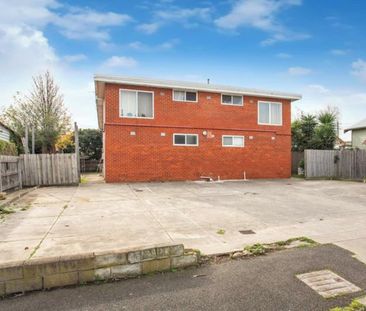 Register to Inspect // Modern Ground Floor Apartment in the Yarravi... - Photo 4