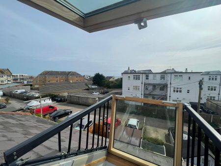 2 bedroom flat to rent - Photo 3