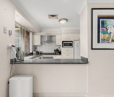 Live, Love, Lucas - Photo 6