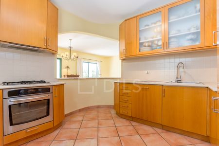 Moradia T4 com jardim e piscina, em Vilamoura, Algarve - Photo 3