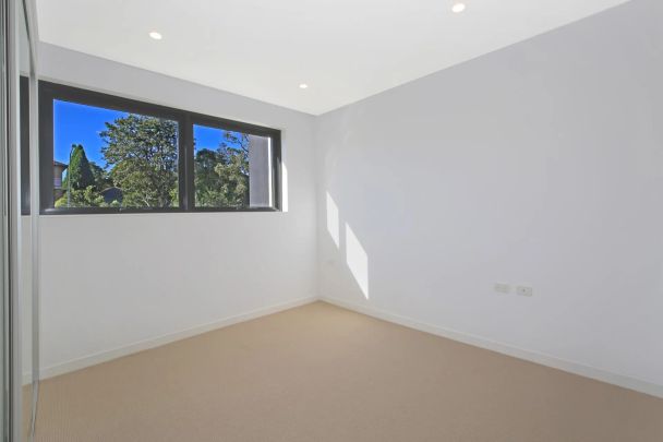 Modern Two-Bedroom Apartment with Spacious Balcony in Lane Cove - Photo 1
