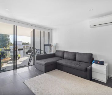 “Modern living amongst Alderley hills” - Photo 1