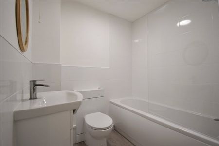 Well presented 3 bedroom terraced house just to the north of Cambridge with excellent access to the Science Park, City centre, A14 & M11. Maintainable rear garden. GCH. Unfurnished. - Photo 2