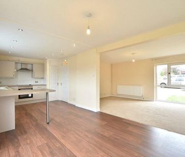 3 bedroom end of terrace house to rent - Photo 2