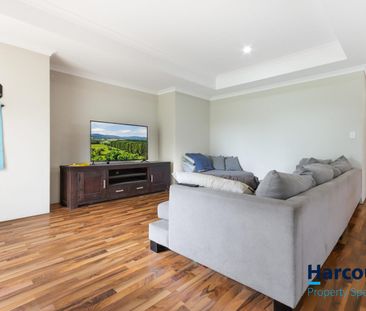 Spacious Family Home Overlooking Parkland - Photo 1