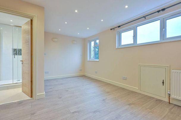 4 bedroom semi-detached house to rent - Photo 1
