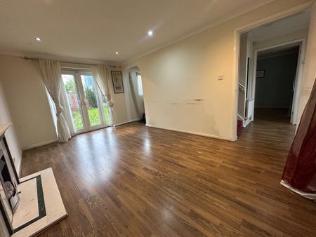 4 Bed Detached House, Yew Street, M15 - Photo 2